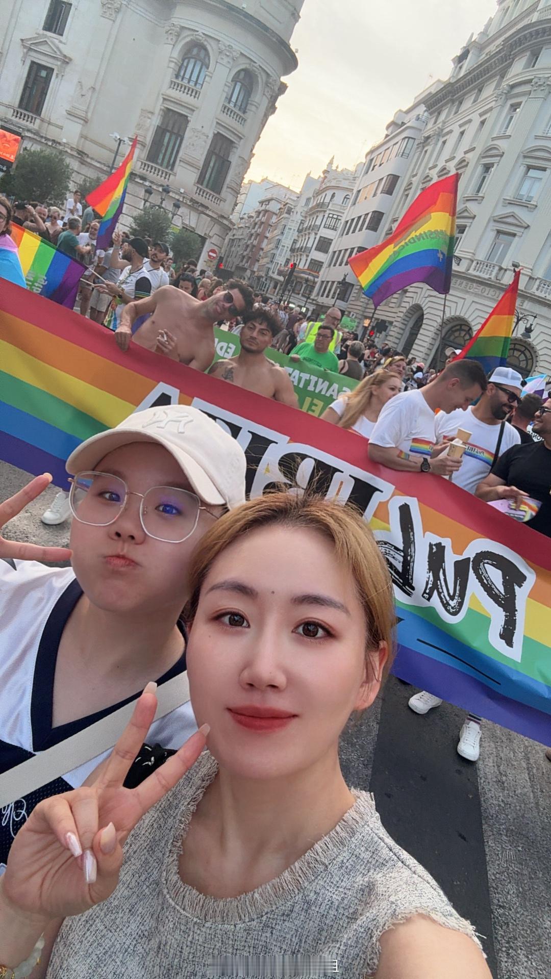 LGBTQI+字母代表的是一个多元的大家庭，大家一起庆祝爱、争取被看见和被尊重的
