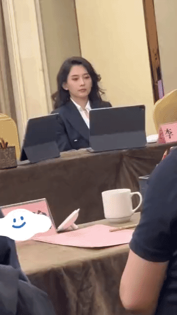 汪峰的快乐谁懂啊？[笑哭]
