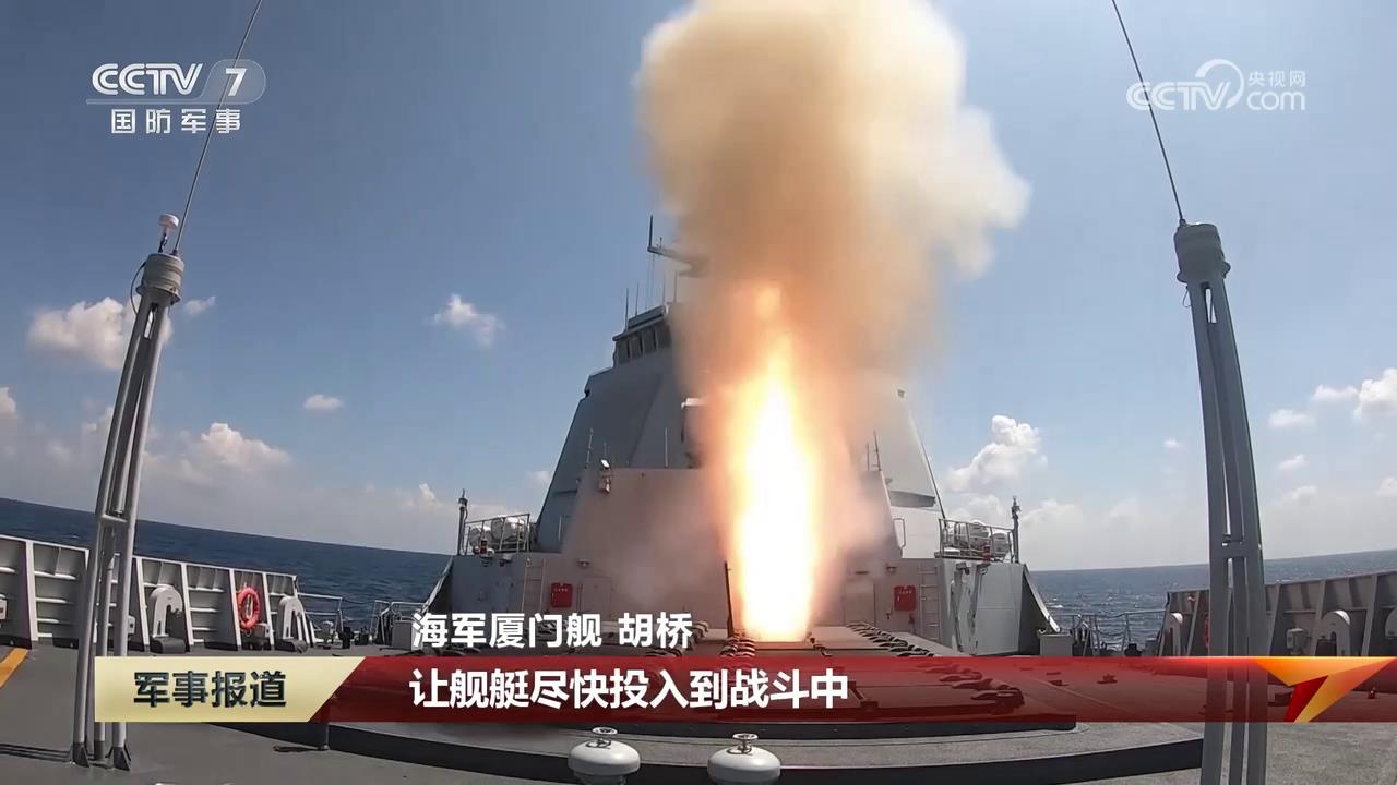 又见052D型驱逐舰发射鹰击-18远程反舰导弹，这款导弹的优势是：超远的射程、极