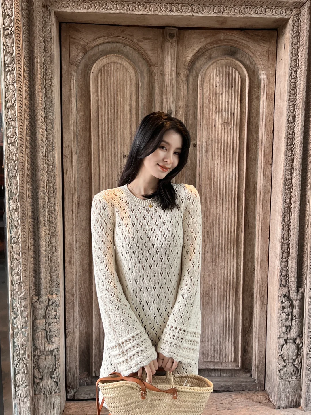 这样的镂空钩花复古感打几分呢