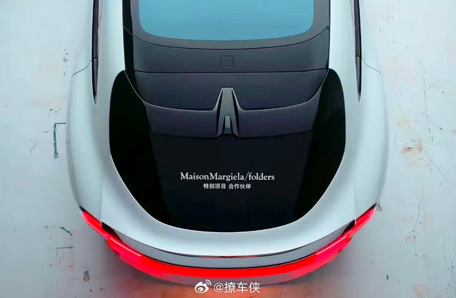 小米跨界联动梅森马吉拉 小米搞跨界属实有点意思，悄悄跟Maison Margie