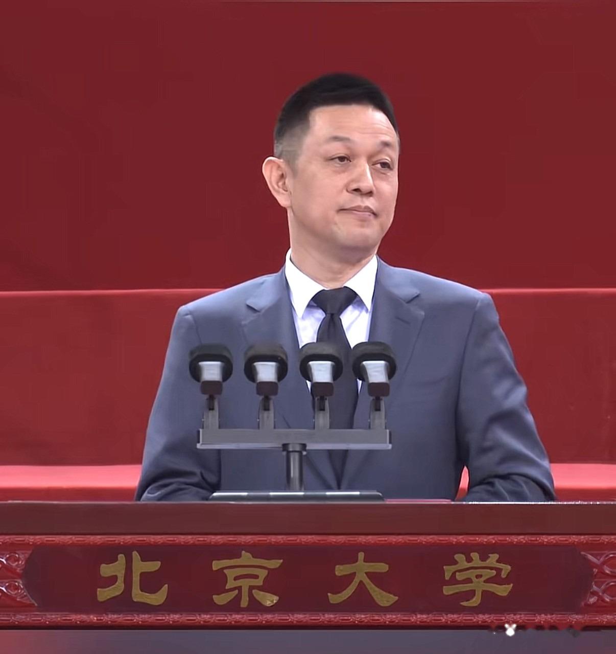 蔚来汽车董事长李斌，原来当年是安徽安庆太湖县文科状元。1991年，他以太湖县文科