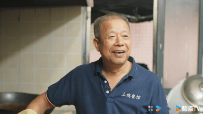 桂林土老鸭泡了香料浴才出锅一城一味解锁桂林地道美味，土老鸭泡八角草果香料浴入味，