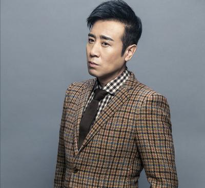 1996年，于和伟路过南京长江大桥时，突然有了轻生的念头，女友宋林静看到后，只说