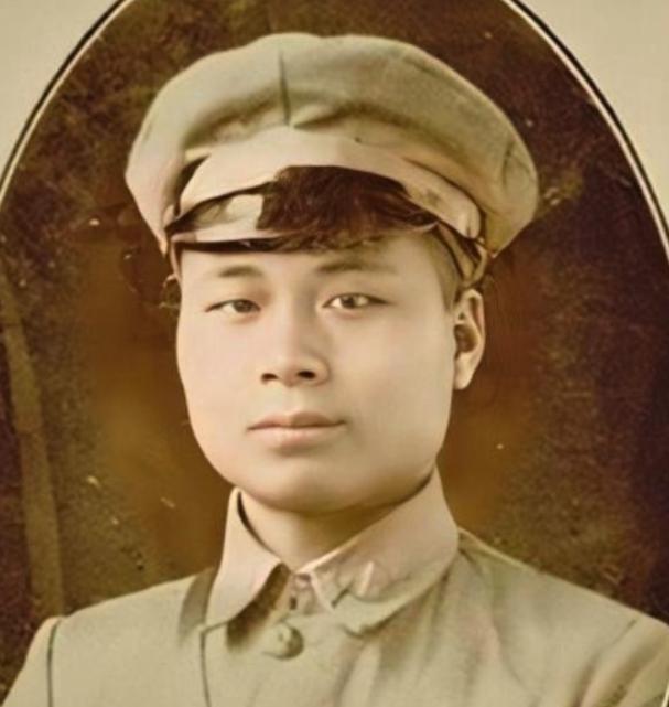 1980年，邱行湘去台湾探亲，回国前，蒋纬国给了他一大笔钱，邱行湘却说：“我这次