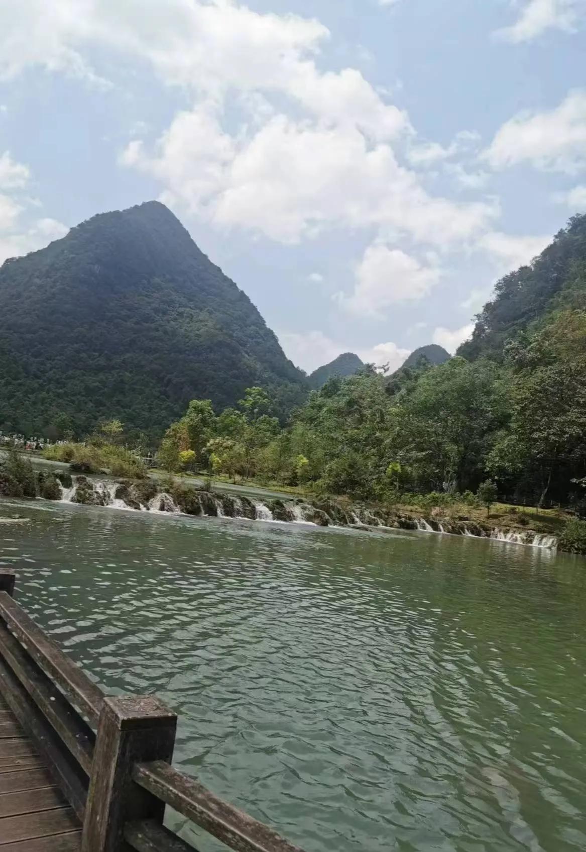 成年人的世界里，听别人说话，一定不要只听表面，而是多想想对方为什么这么说。
当别