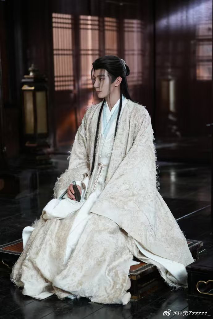 夏之光新剧下线BGM是自己唱的夏之光新剧一边唱BGM一边下线柳为雪痴情又悲情，夏