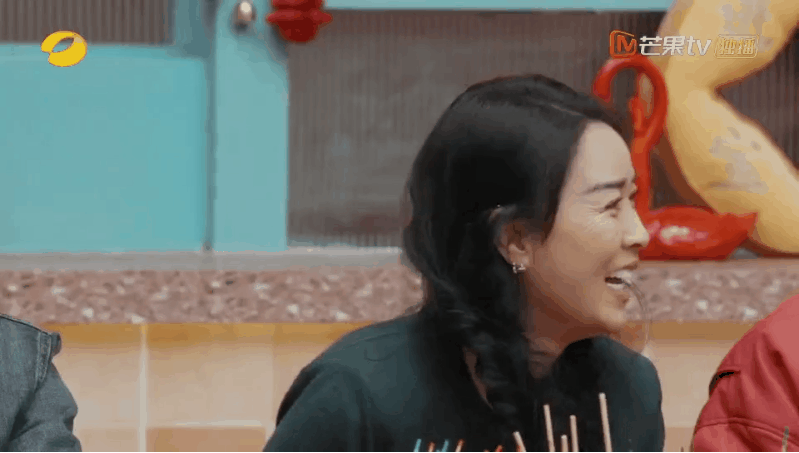 那英一听麻将眼睛都发光了 声生不息 谁能拒绝一听到麻将就发光的那英！ 