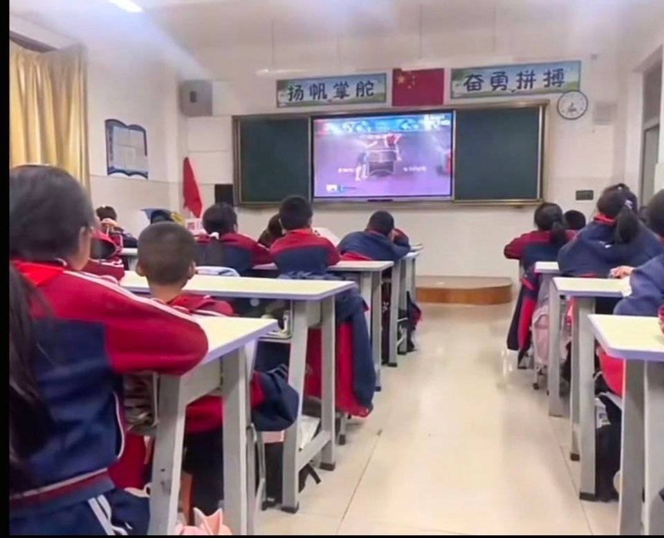 多名毕业生论文致谢樊振东榜样的力量，偶像进校园 。根正苗红的樊振东绝对是当之无愧