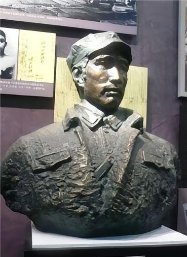 黄埔同窗的冷暖之别：独臂将军刘畴西的傲骨与遗憾
 
红军军团长刘畴西被俘后，被带