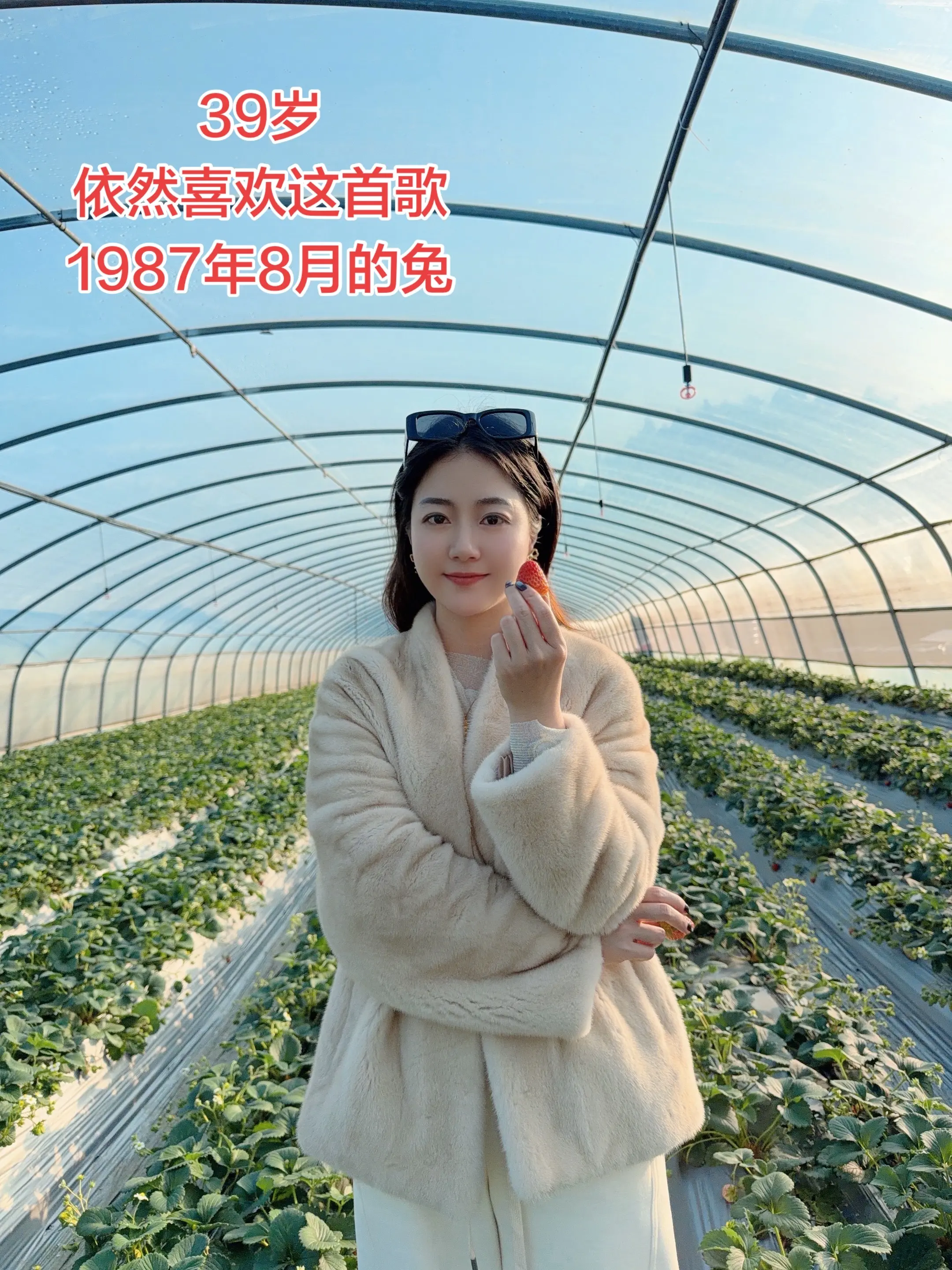 总以为自己还很年轻，却忽略了岁月脚步，当身边的一道道风景变成了回忆，忽...