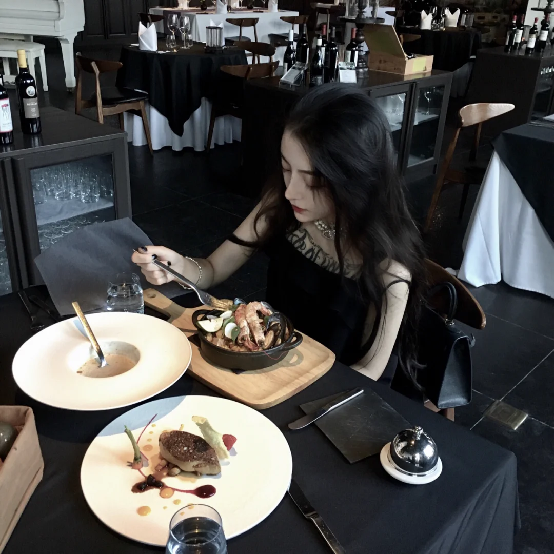 【重庆探店】情人节约会必去的高逼格网红餐厅下午茶 店名：Restaur...