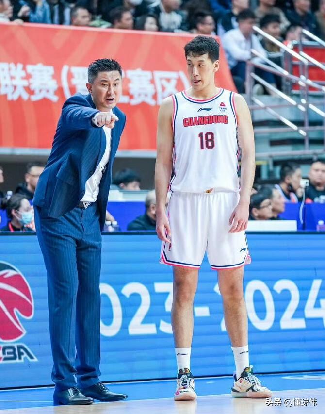 感恩！杜润旺谈杜锋指导：

“我非常感谢杜导，他对我的帮助是巨大的，没有他，我没