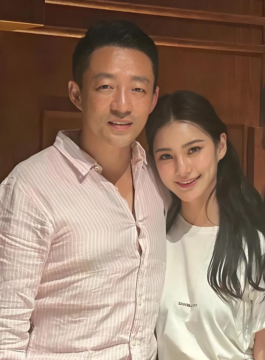 挺喜欢大S的，但她家人的做法不是很喜欢，老拿她说事！
 
追悼会不开，没有葬礼，