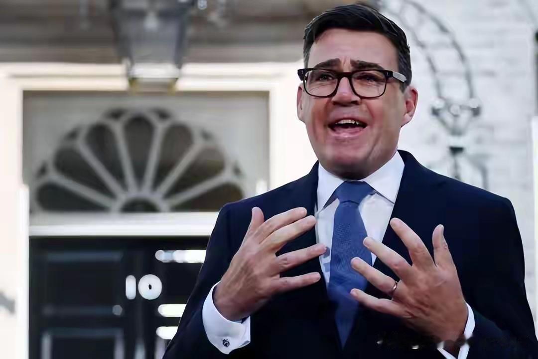 英国新首相伯纳姆刚上任一周，就在俄乌议题上亮出明确态度。泽连斯基专程到访英国，成