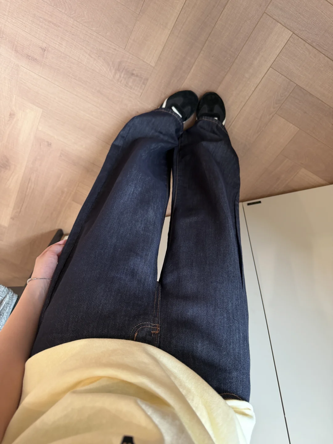 深蓝色牛仔裤真的好显白啊！！！