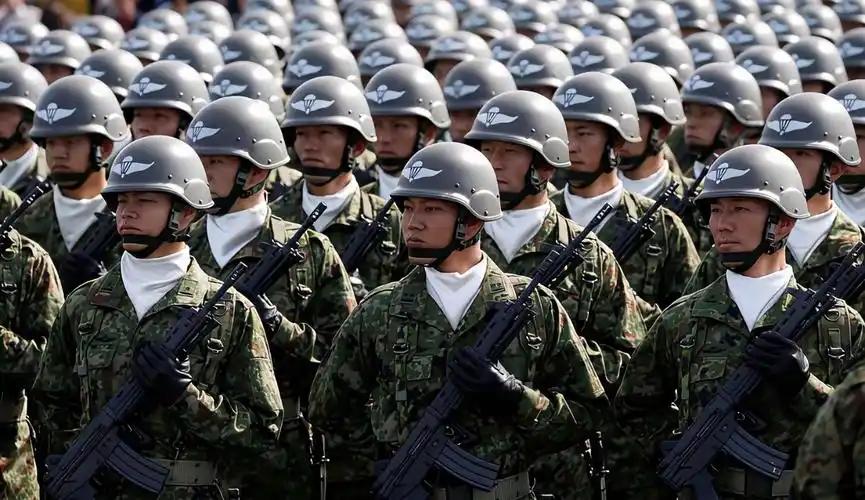 日本近年扩军动作越来越密集，很多人担心：这个曾多次靠偷袭开战的国家，会不会再次把
