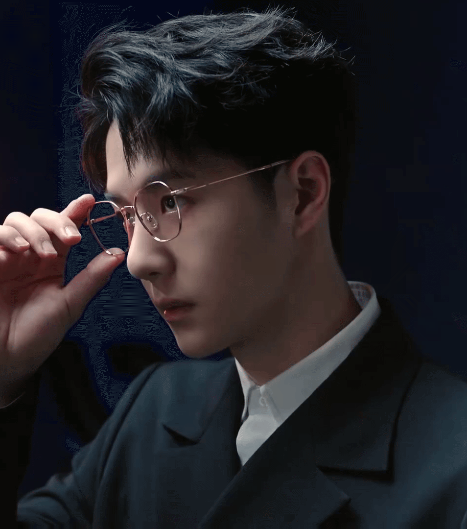 戴眼镜的啵啵超好看[酷] ​​​