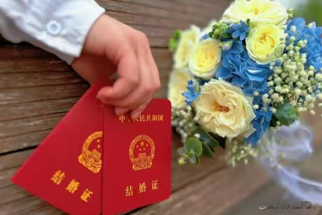 出生人口跌破600万，可能比所有人预想的都要快。
2025年结婚登记676.5万
