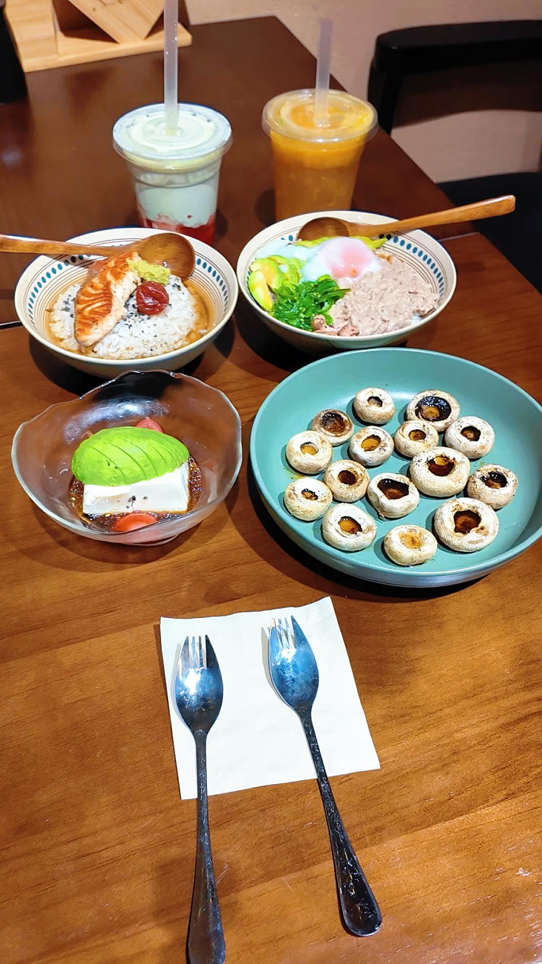 美食探店 琶洲万胜围店圈粉的，新开的兴盛路店，也不错，烤口蘑有点惊喜，非常好吃?