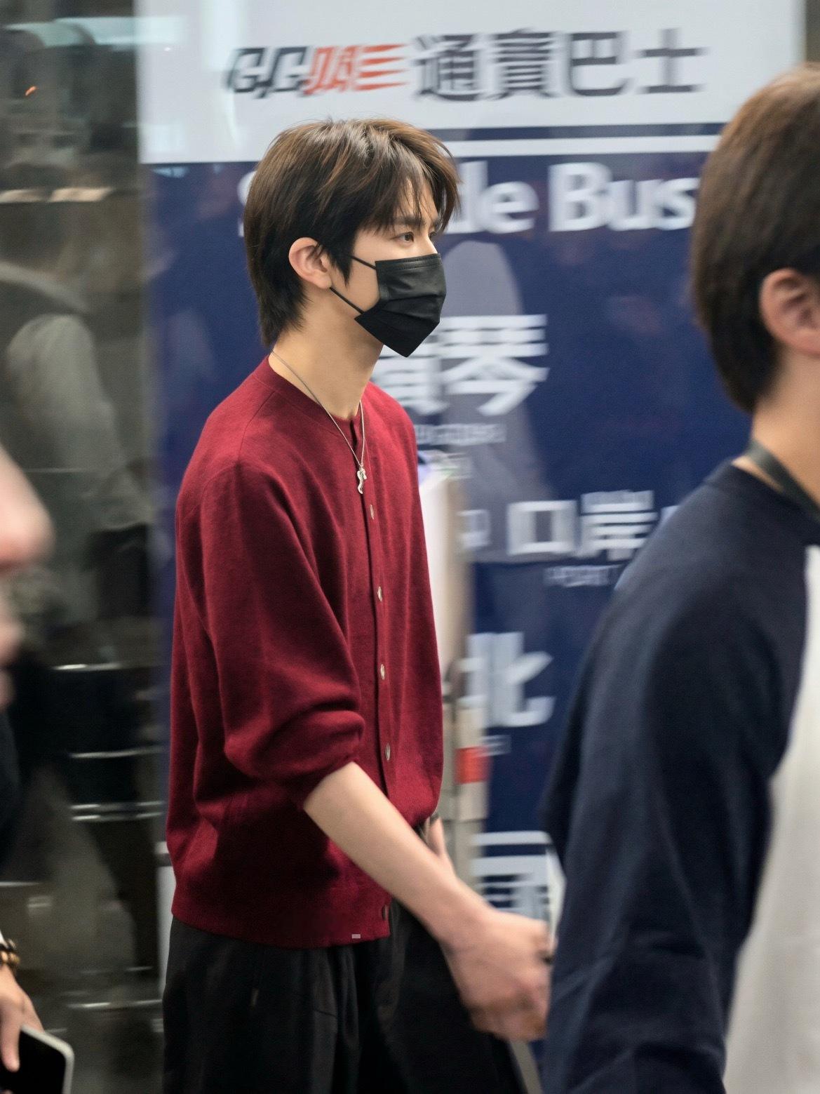 这么快就红衣一周年250822 ©️hakkk_ 