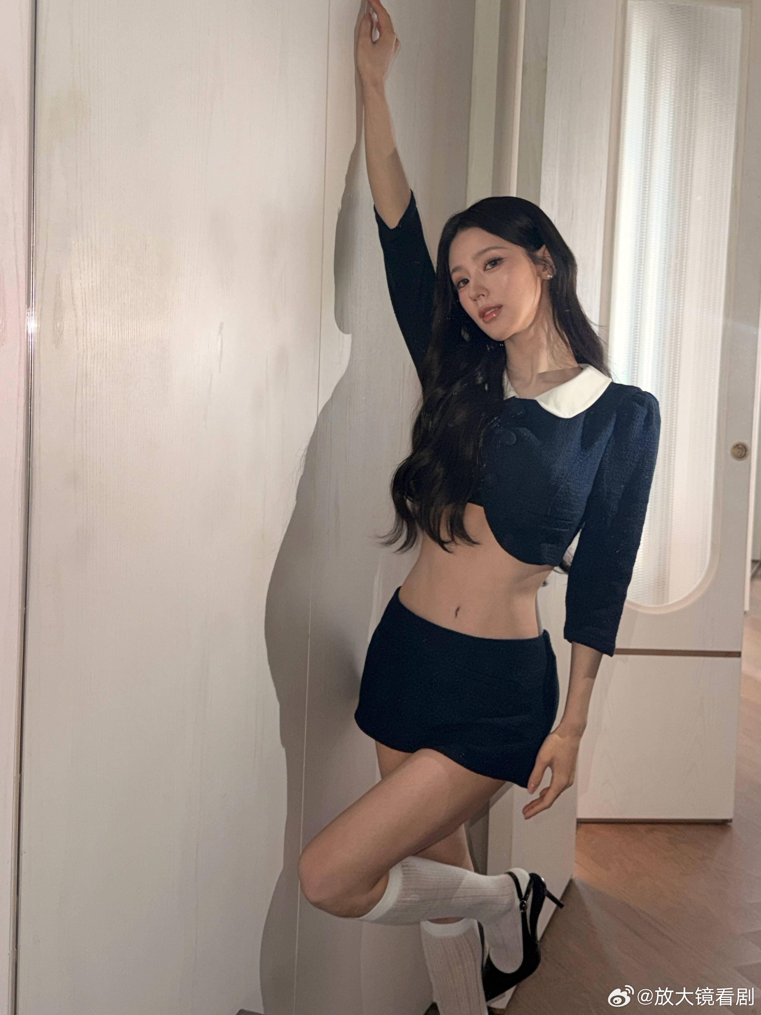 赵美延腰臀比美延太瘦了吧！别人的h型要么健身要么还是丰胯裤吧，健身估计也练不起来