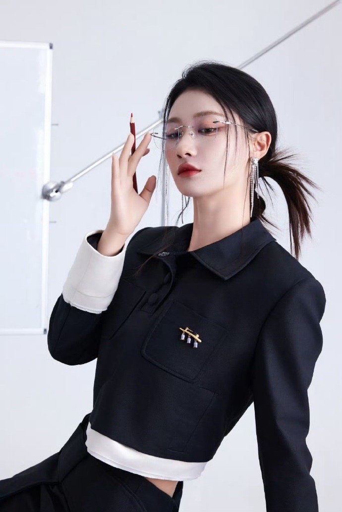 何宣林二公分组甜御组合来袭！舞担撑场vocal开嗓，何宣林在这个神仙小组里，唱跳