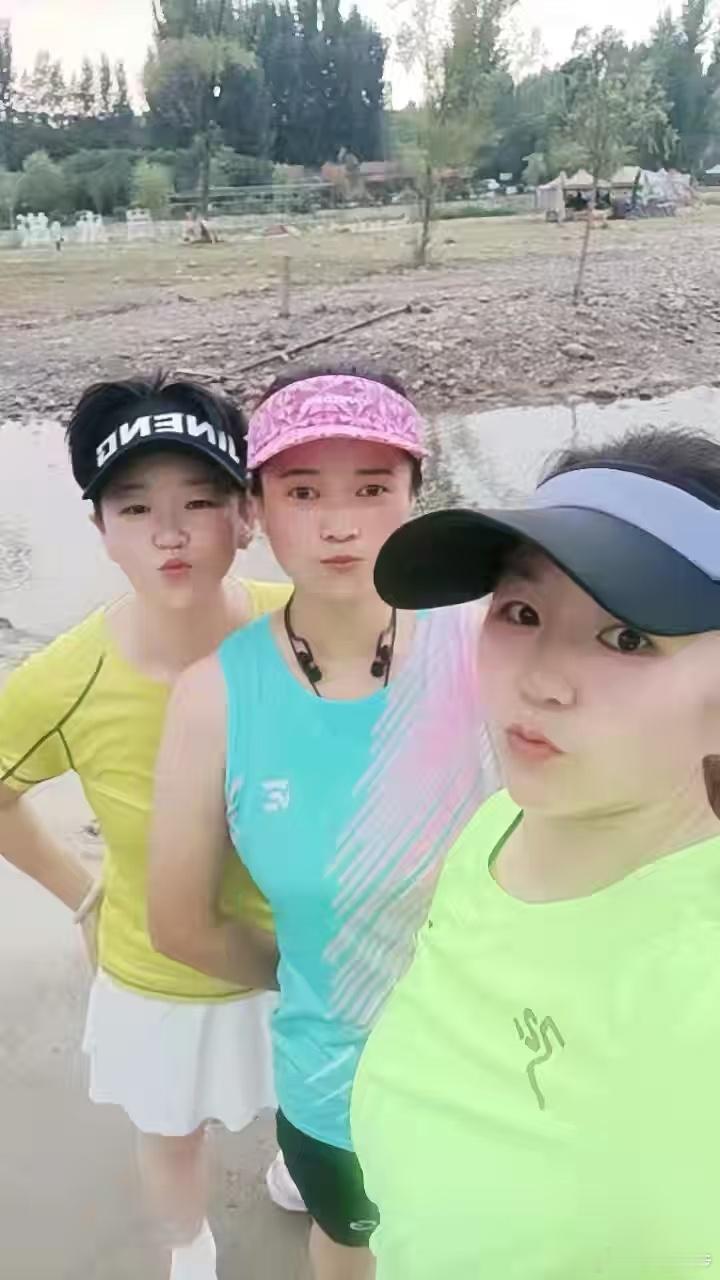 鹤壁黎明脚步金山团队晨跑分享:生活可以平凡，灵魂不能无趣，忘记生活的疲惫，感受运