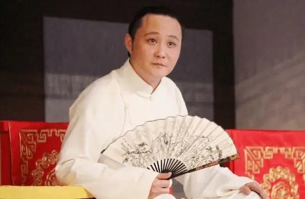【著名相声演员闫宗海爆料栾云平的原因是什么呢？】
9月4日，郭德纲前大徒弟、德云