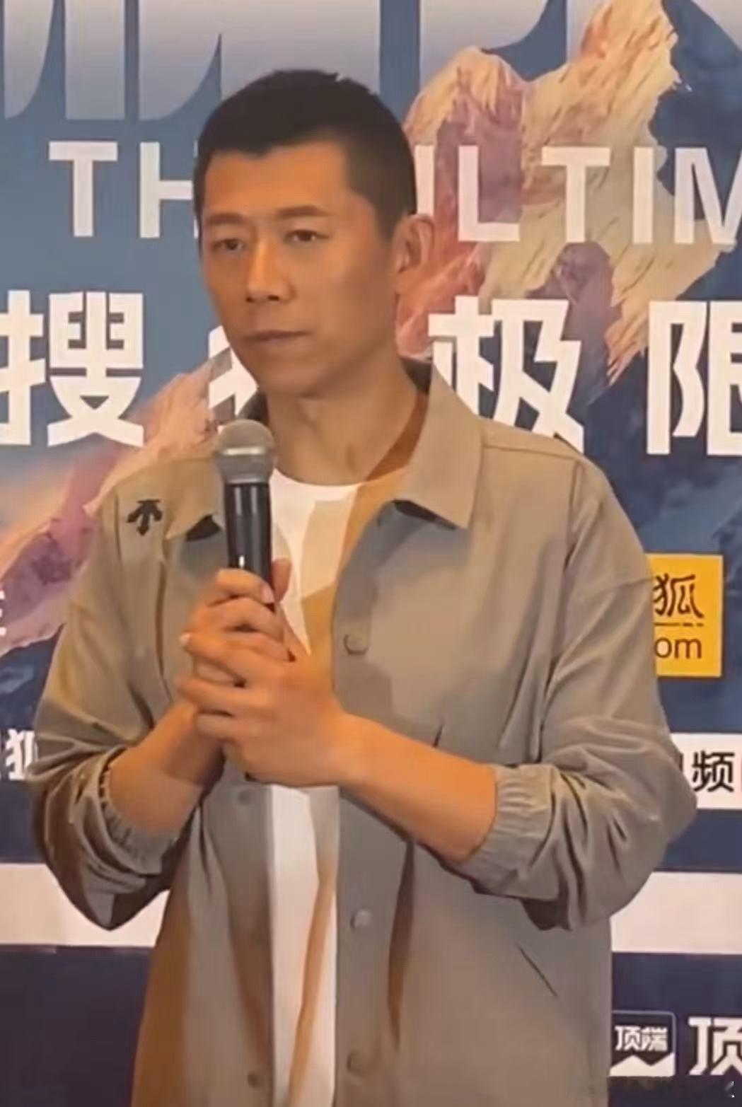 夏雨支持王一博滑滑板夏雨支持王一博了滑板我还蛮惊讶的哈哈哈，这两会合作吗？ ​​
