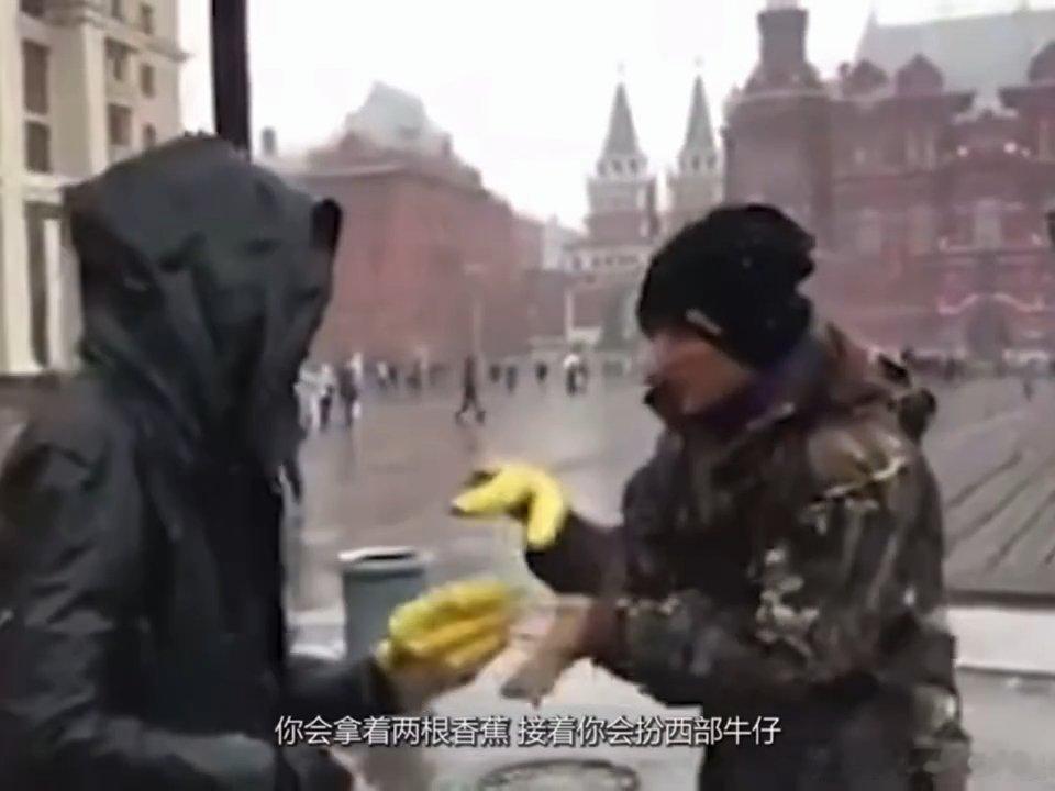 谢霆锋回忆小时候和谢贤的互动谢霆锋从小就崇拜谢贤 小时候的霆锋便如此崇拜父亲，回