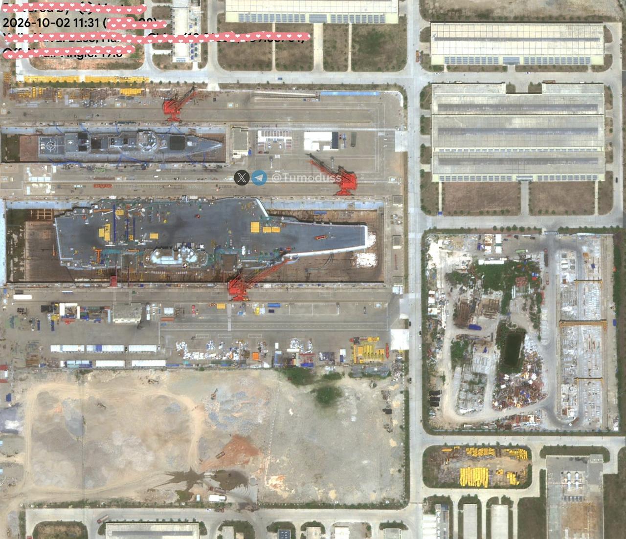 大葱号仍在海南干船坞里做大保健，正在做服役以来的深度维护升级。甲板大面积施工，外