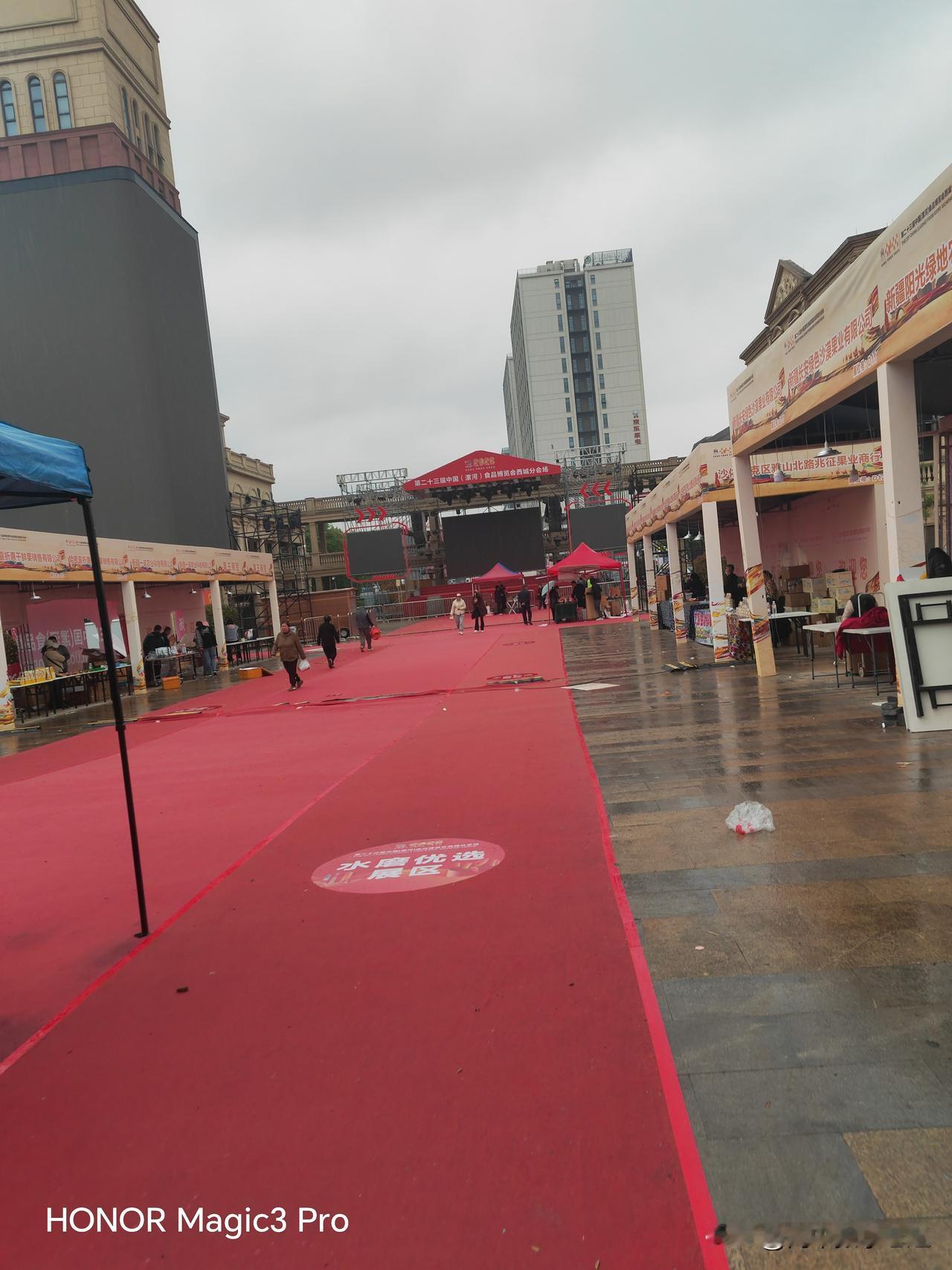 为什么一到学校上课就开始犯困? 
        犯困的学生通常对学习没有多大兴