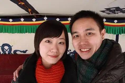 一位离异富婆说：“人到中年，才明白性不是爱，约会不是爱，24小时聊天也不是爱。真