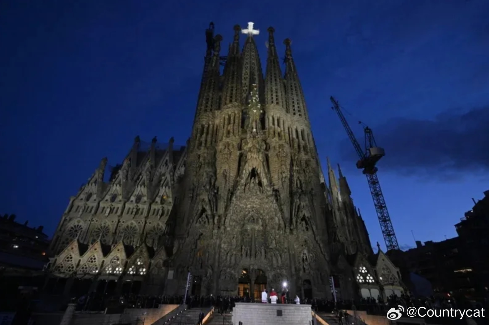 “上帝的建筑师”高迪逝世百年 圣家堂最高塔完工获教宗祝福海外新鲜事 西班牙巴塞罗