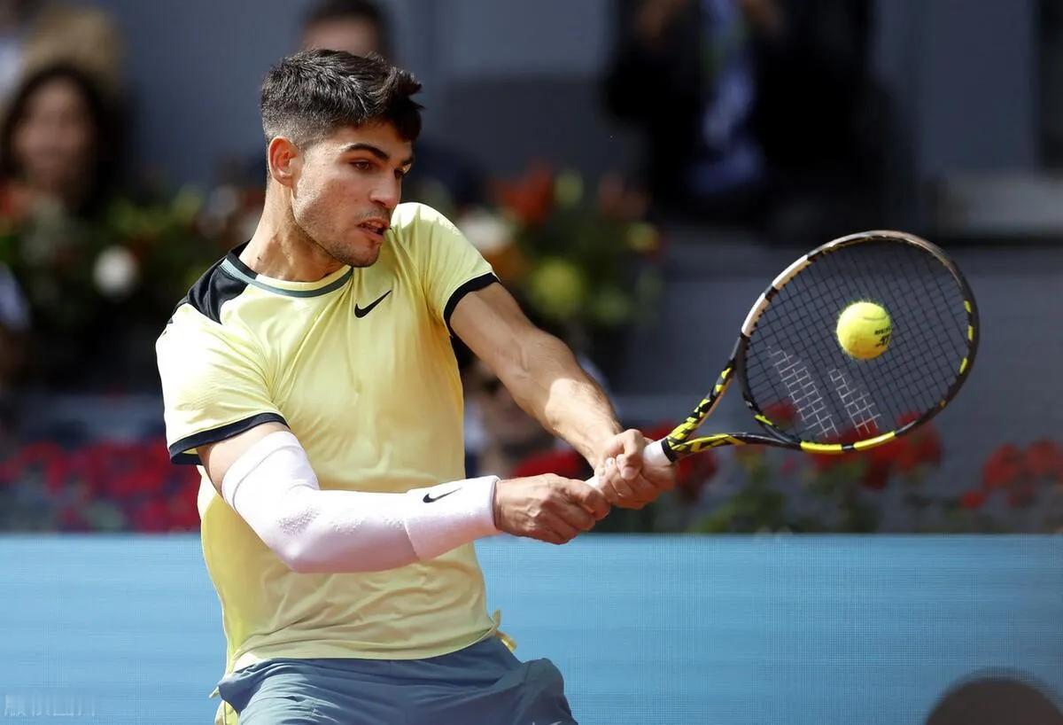 4月29日，ATP1000马德里大师赛第三轮比赛结束了八场比赛，00后天才鲁内表