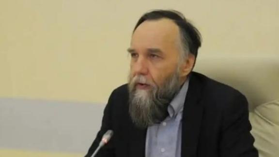 普京犯的错，中国绝不能再犯！“俄罗斯国师”杜金提醒中国：一旦决定武统，千万别再犯