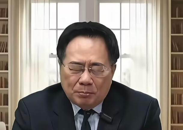 前几天还在法庭上被重判的蔡正元，转眼间形势就变了调。那个当初给他戴电子脚镣、恨不