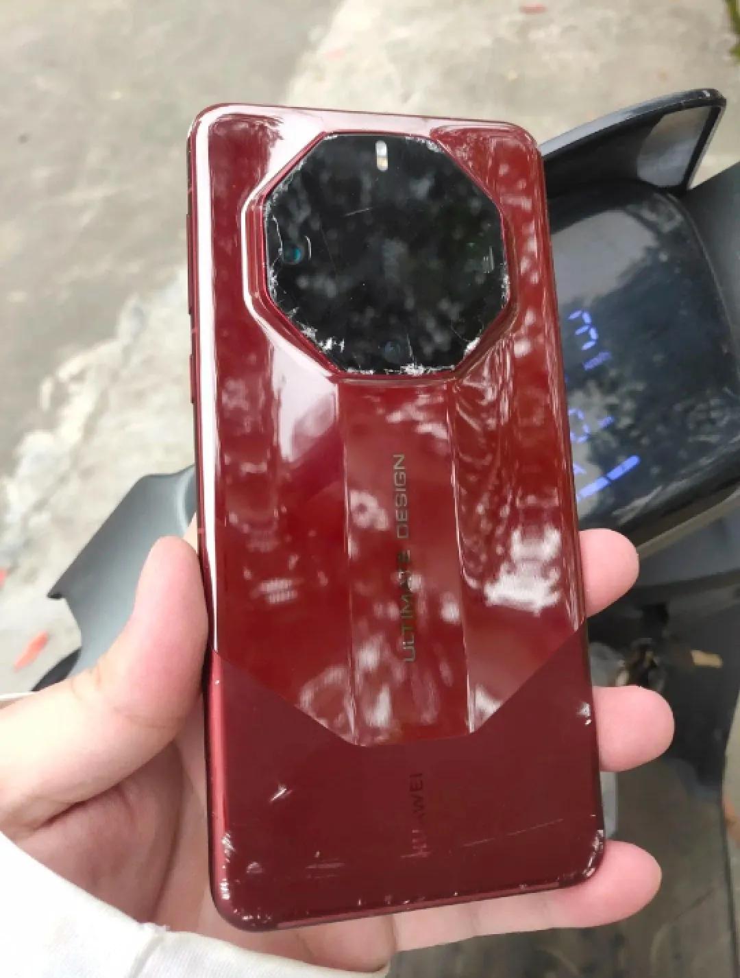 最严重的一次，骑车掉下去的，在马路上滚了好几圈，镜头盖都干碎了，金属边框干稀烂了