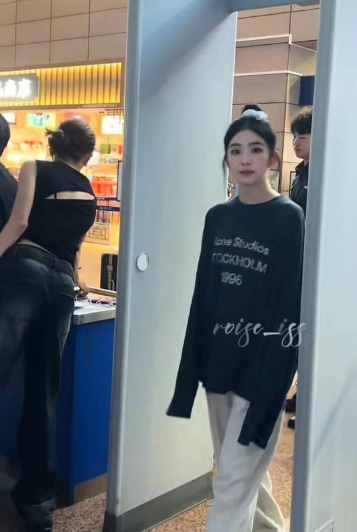 我不说 你敢相信图里这个小娃娃已经34周岁了吗（说了我也得缓好久…. ​​​