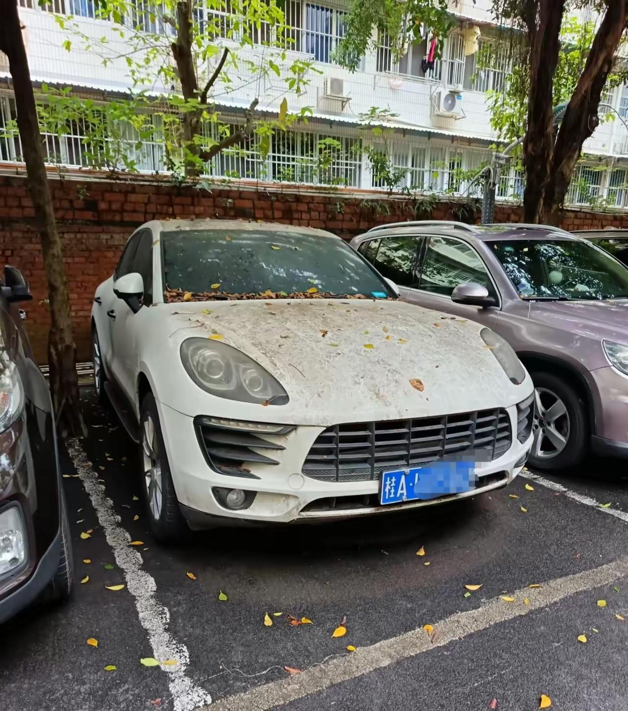 油价一上涨，豪车也只能停在停车库吃灰尘了。
接下来，随着中东局势的不断恶化。全球