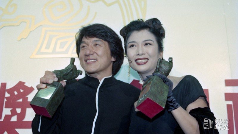 影帝成龙《重案组》和影后吴家丽《郎心如铁》。 ​​​