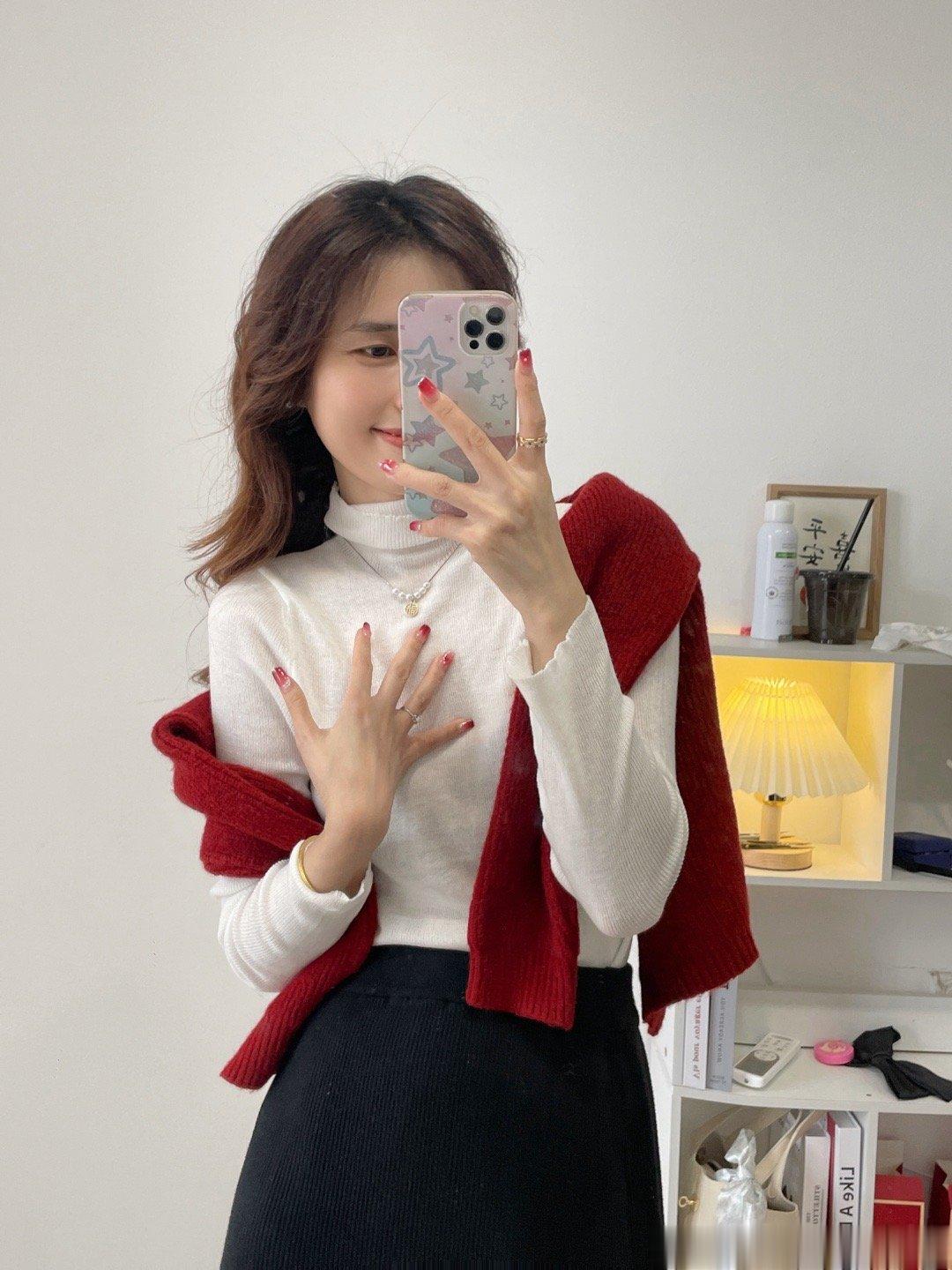 12🈷️10号晚20：00   限时折扣三色糯叽叽的打底衫，自留的哦！面料超级