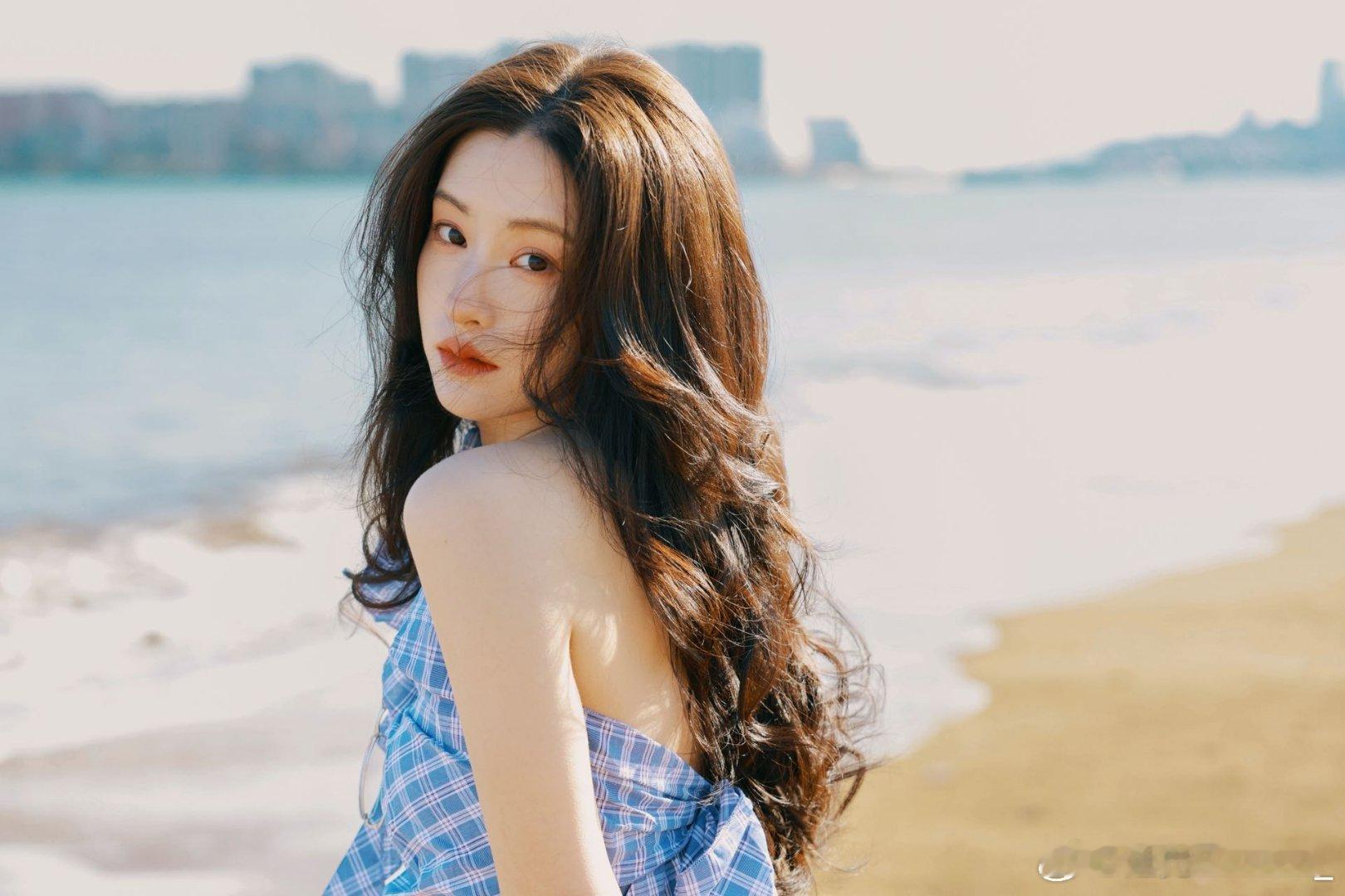 从温柔小镇女孩肖千喜到霸气王妃肖冉，风格跨度超大，妥妥剧抛脸，演技可塑性太惊艳 