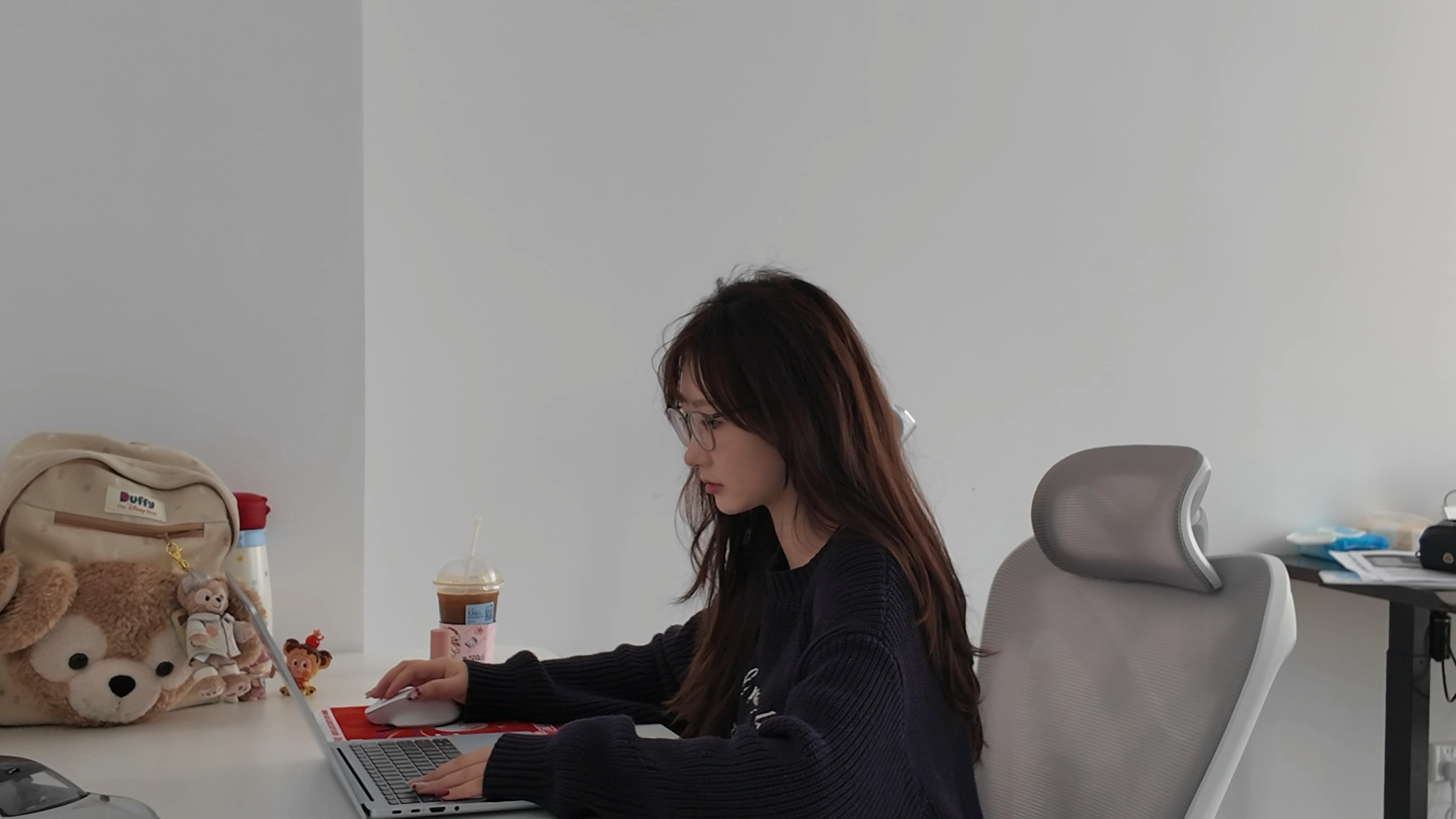 别来工作的地方找我，太冒昧了，上班丑关我下班什么事…如果有约，请规规矩矩的出现在