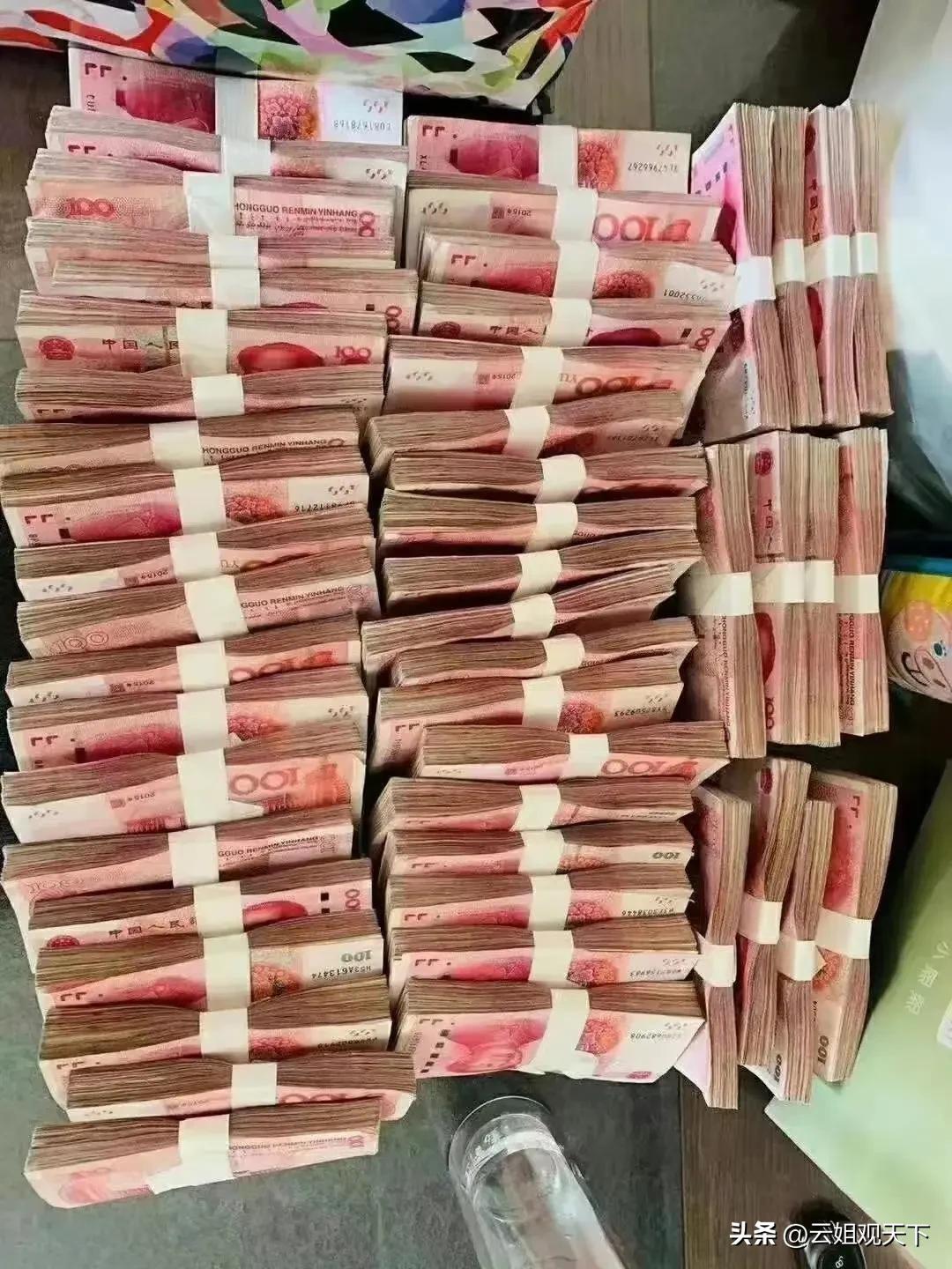 别再困在情情爱爱里自我感动了，那些忽冷忽热、患得患失，真的换不来你想要的安稳。