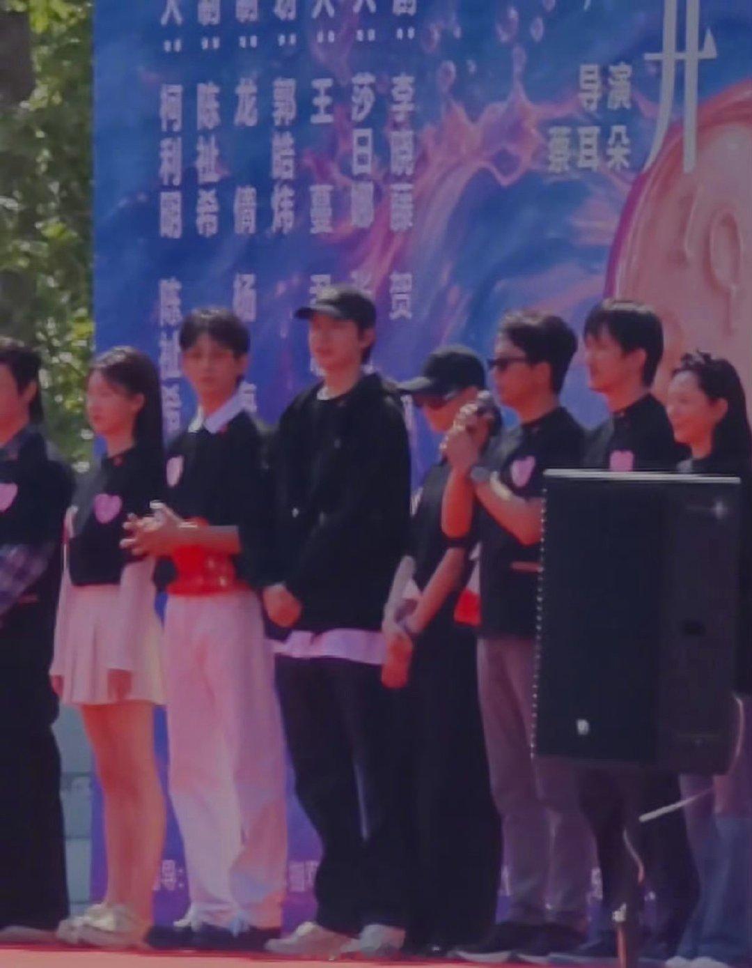 关晓彤林一的cp感关晓彤林一开机路透