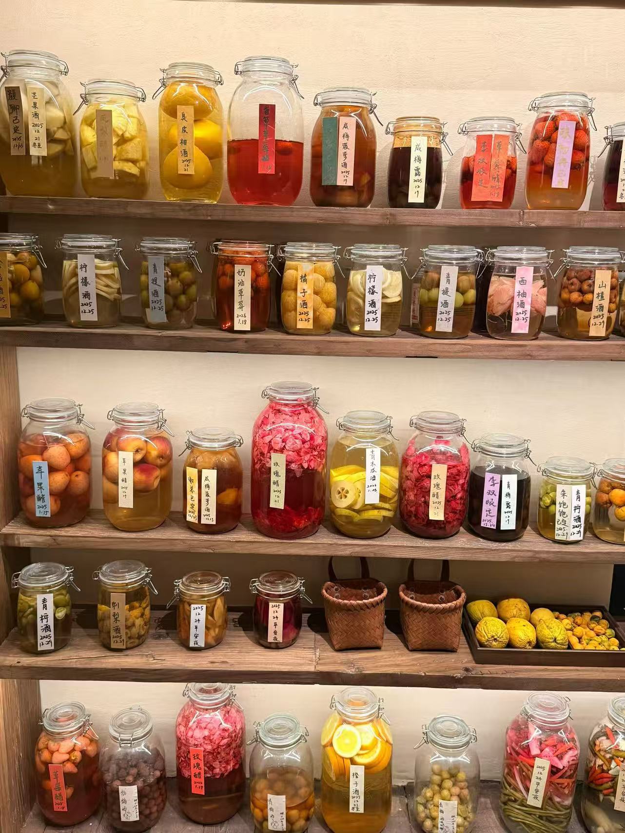 生活手记 这一面墙的酸甜甜甜谁知道…期待开春了！ 