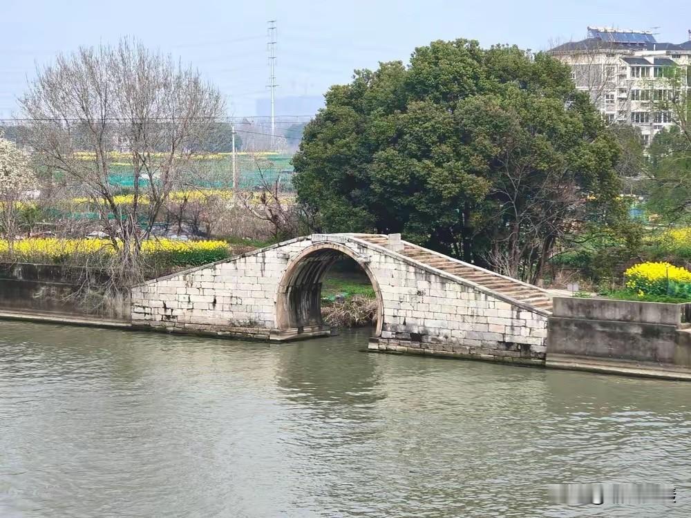 宜兴待久总想着用种什么方式站在自己角度去留下点印记，也算是对自己在宜兴这些年的美