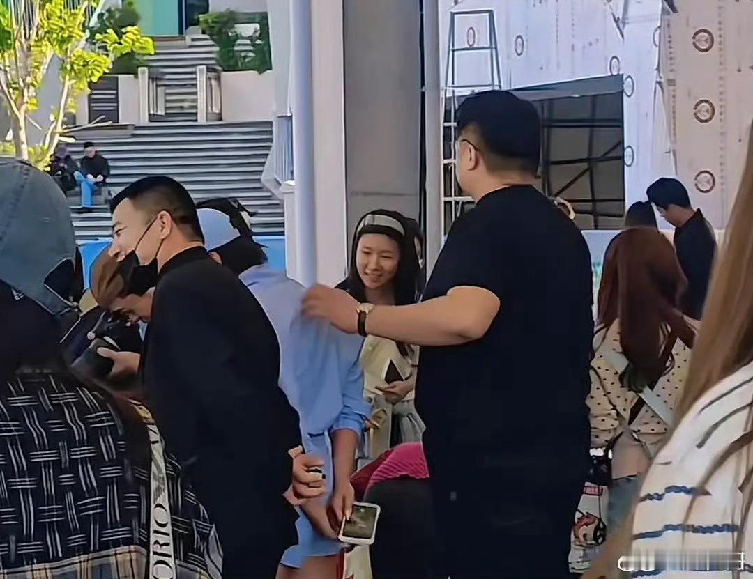 猴哥说车新恋情疑似曝光曝疑似猴哥说车新恋情看这动作应该就是他的女朋友啊！祝福祝福